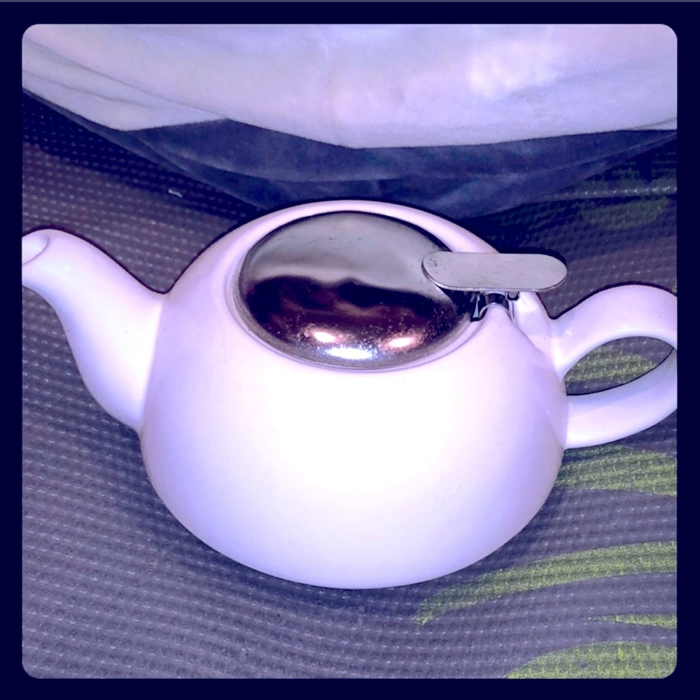 Certified International teapot with strainer